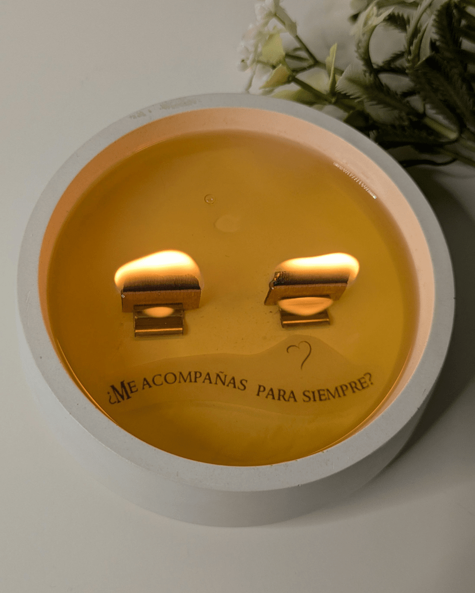 Vela aromática con mensaje oculto – “¿Me acompañas para siempre?”