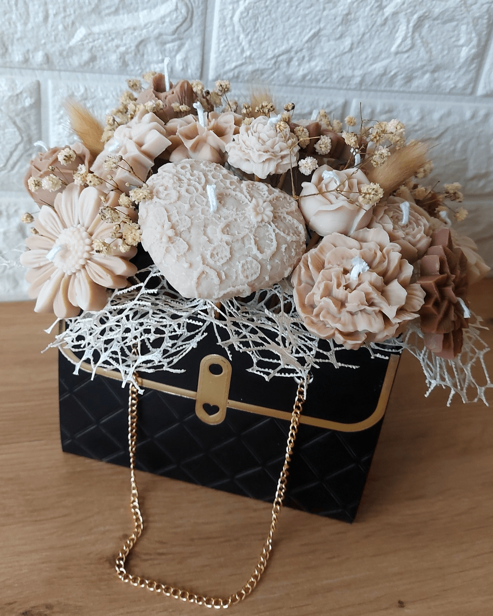 BOUQUET BOLSO NEGRO-FLORES MARRONES