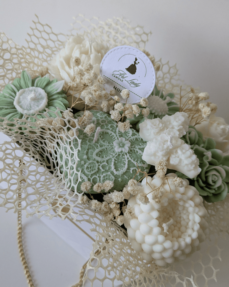 BOUQUET BOLSO BLANCO - FLORES BLANCAS Y VERDE
