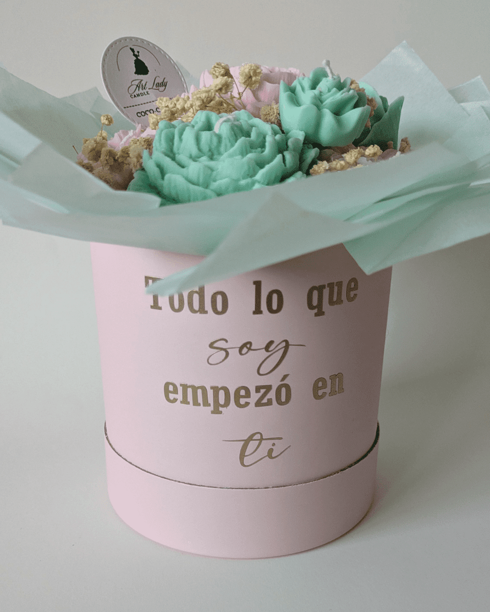 BOUQUET CAJA ROSA-FLORES VERDES Y ROSA